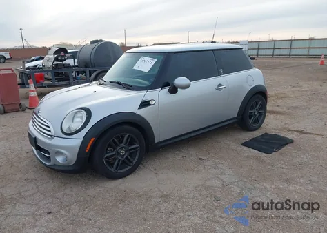 2011 Mini Cooper из США, поврежденный, VIN WMWSU3C59BT093735